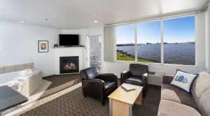 Executive Suite Bay ViewLiving Room