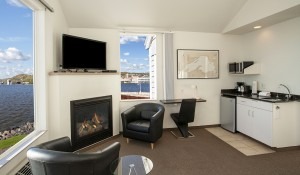 Executive Suite Bay View Upper Fireplace and Convenience Center